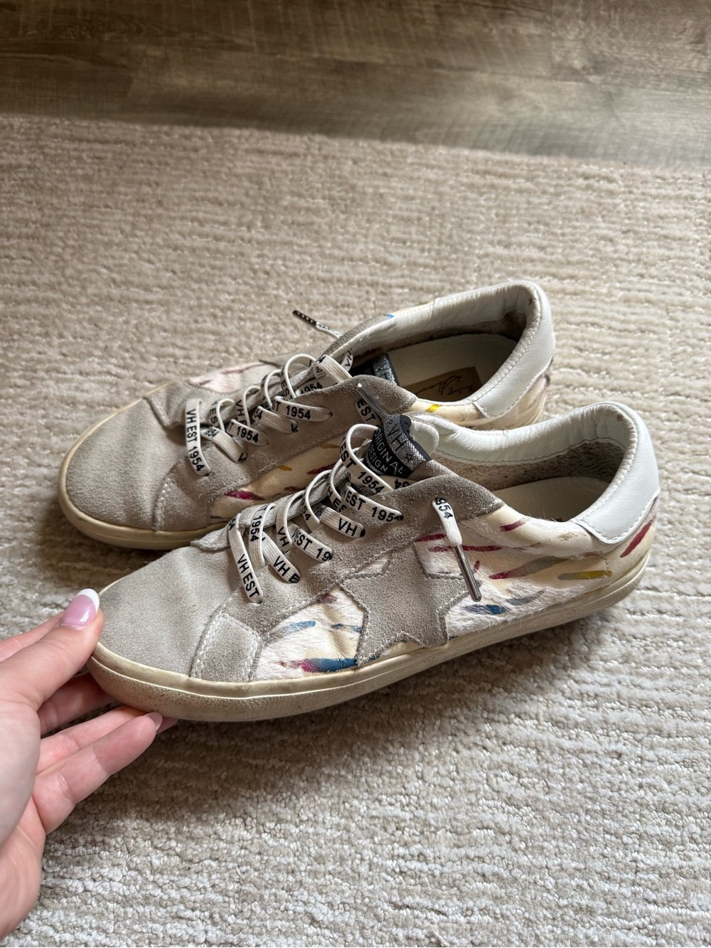 Vintage Havana Women's Low-Top Sneakers in Cream with Colorful Accent